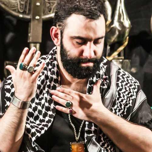 جواد مقدم در گوشه ی خرابه گلستان رقیه است – پیش زمینه